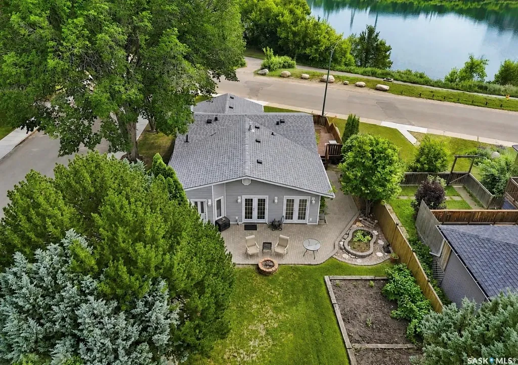 1201 Spadina Crescent W Saskatoon SK S7M 1P4