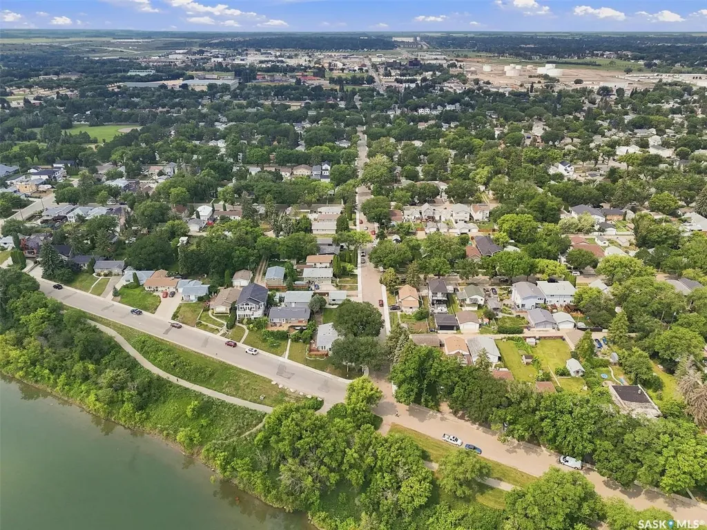 1201 Spadina Crescent W Saskatoon SK S7M 1P4