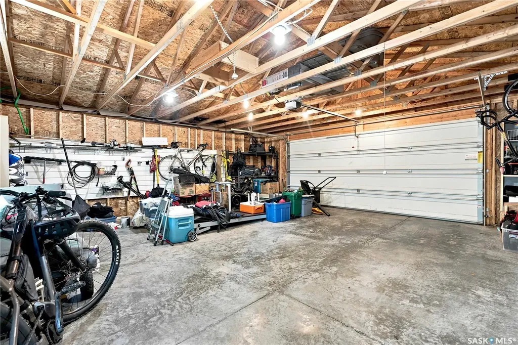 627 12th Street E Saskatoon SK S7N 0H3