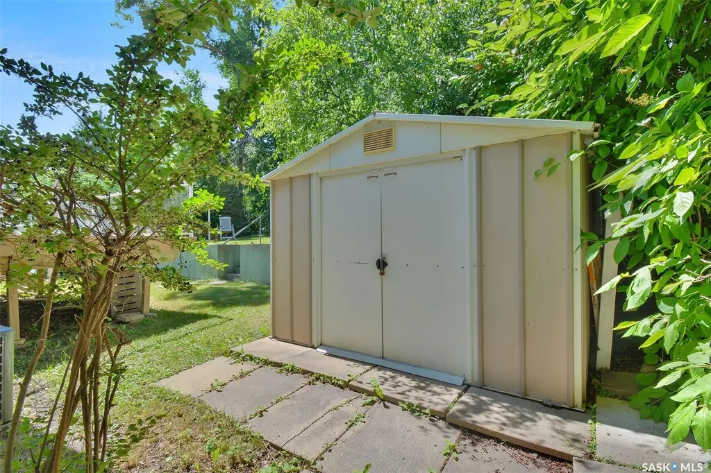 2113 Spadina Crescent E Saskatoon SK S7K 0C9