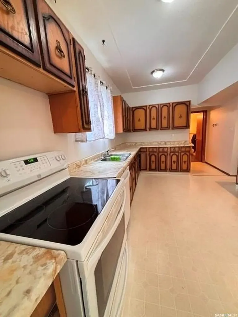 347 Ominica Street W Moose Jaw SK S6H 1X6