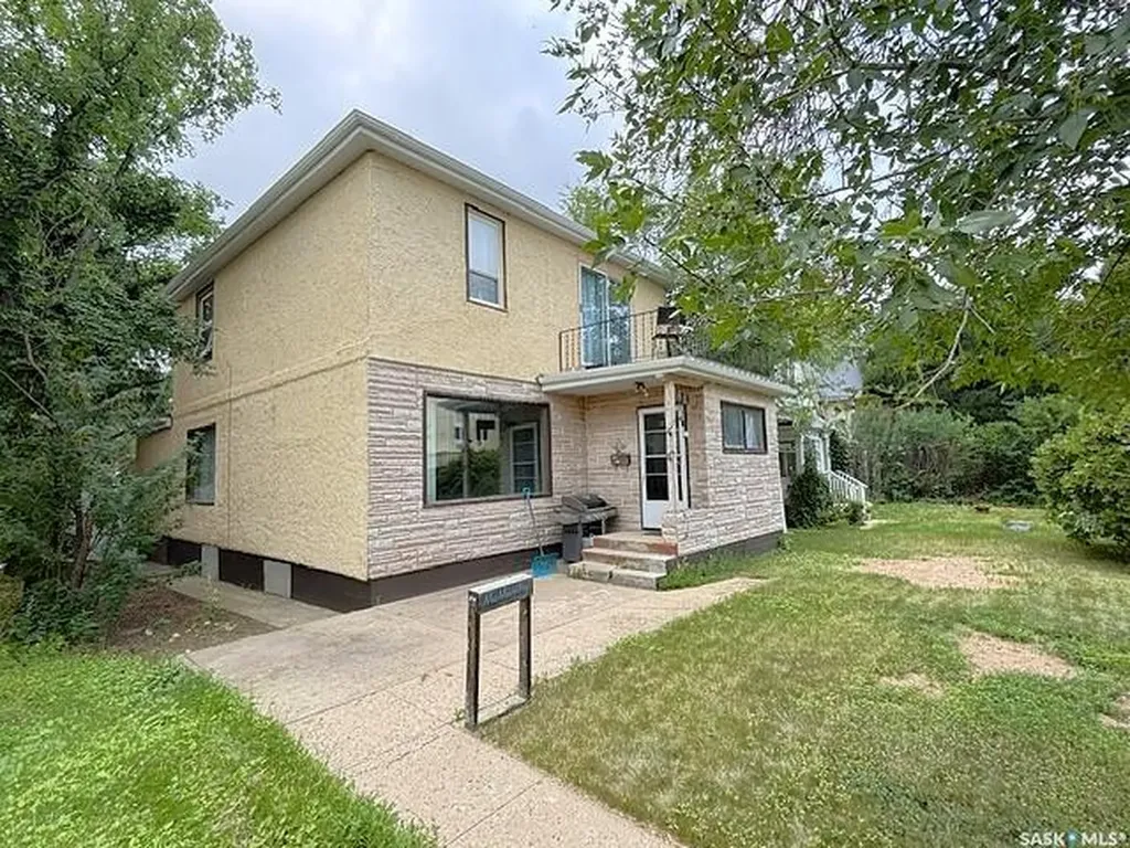 347 Ominica Street W Moose Jaw SK S6H 1X6