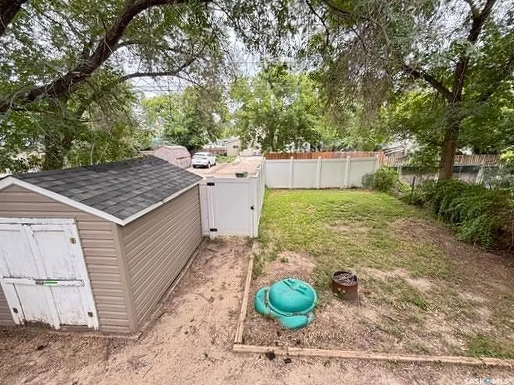 347 Ominica Street W Moose Jaw SK S6H 1X6