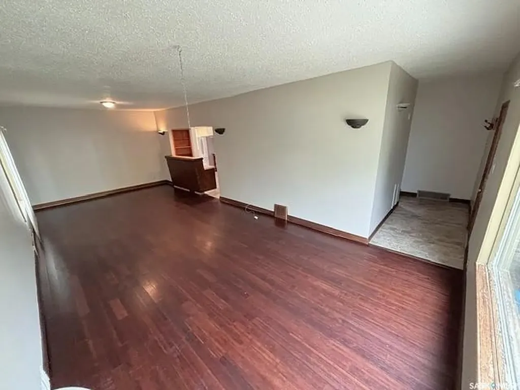 347 Ominica Street W Moose Jaw SK S6H 1X6