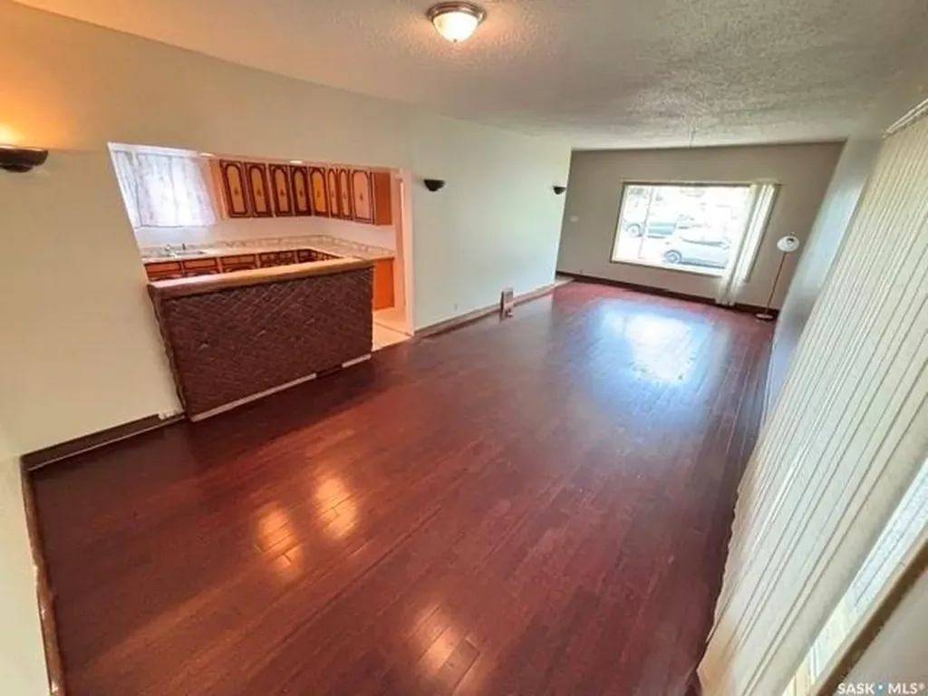 347 Ominica Street W Moose Jaw SK S6H 1X6