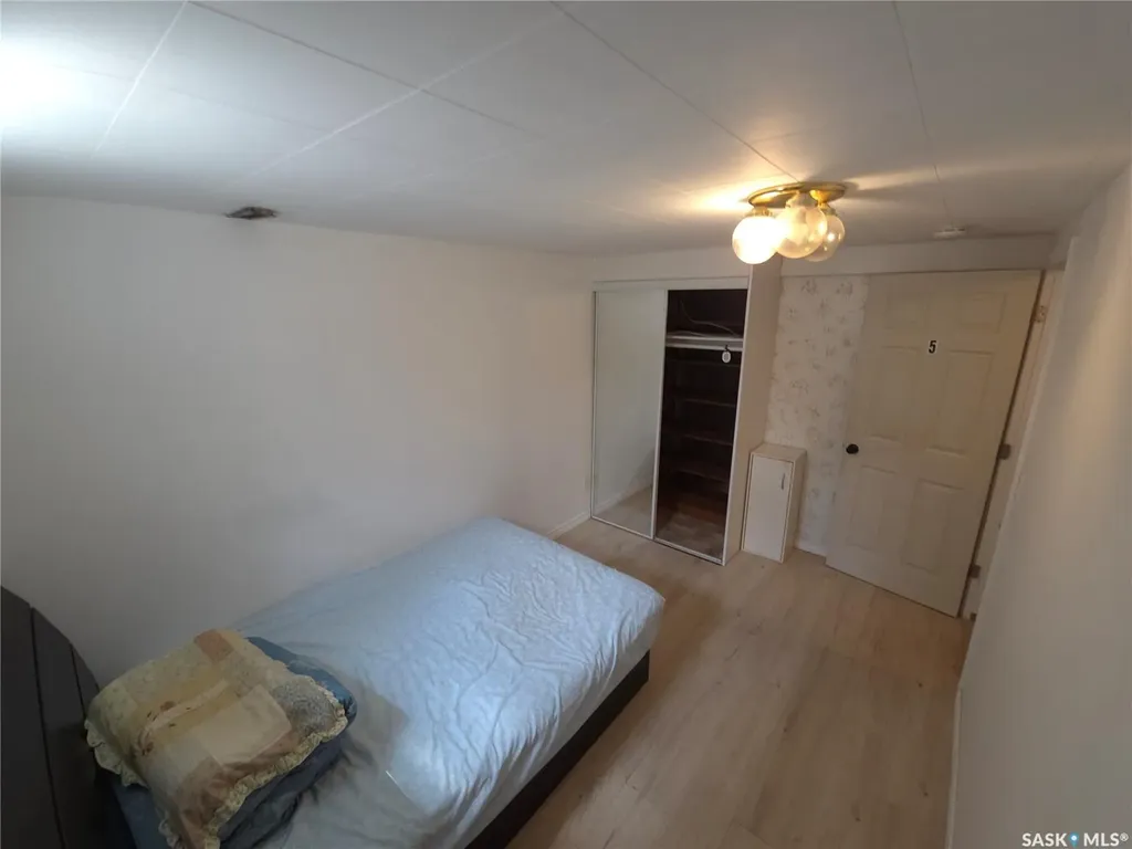 2509 Taylor Street Saskatoon SK S7H 1W9