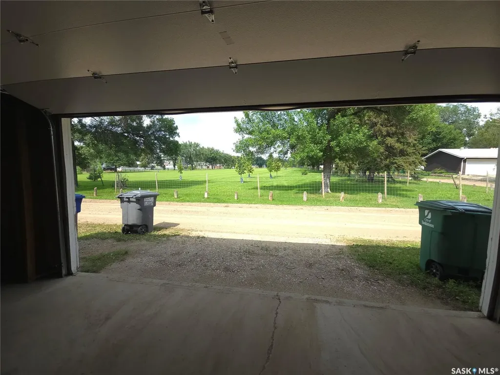 2509 Taylor Street Saskatoon SK S7H 1W9