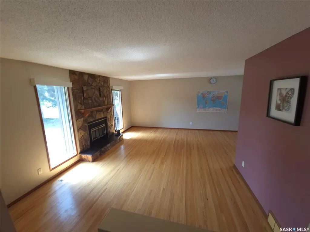 2509 Taylor Street Saskatoon SK S7H 1W9