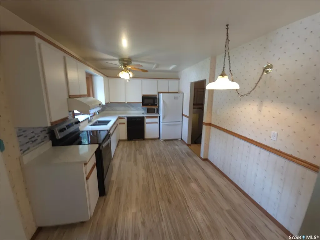 2509 Taylor Street Saskatoon SK S7H 1W9