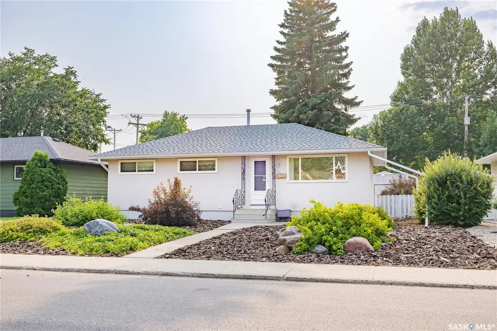 2808 Clarence Avenue S Saskatoon SK S7J 1M8