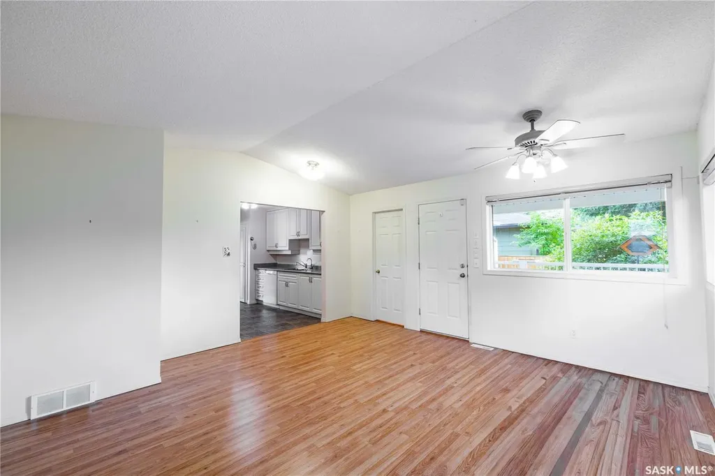 2808 Clarence Avenue S Saskatoon SK S7J 1M8