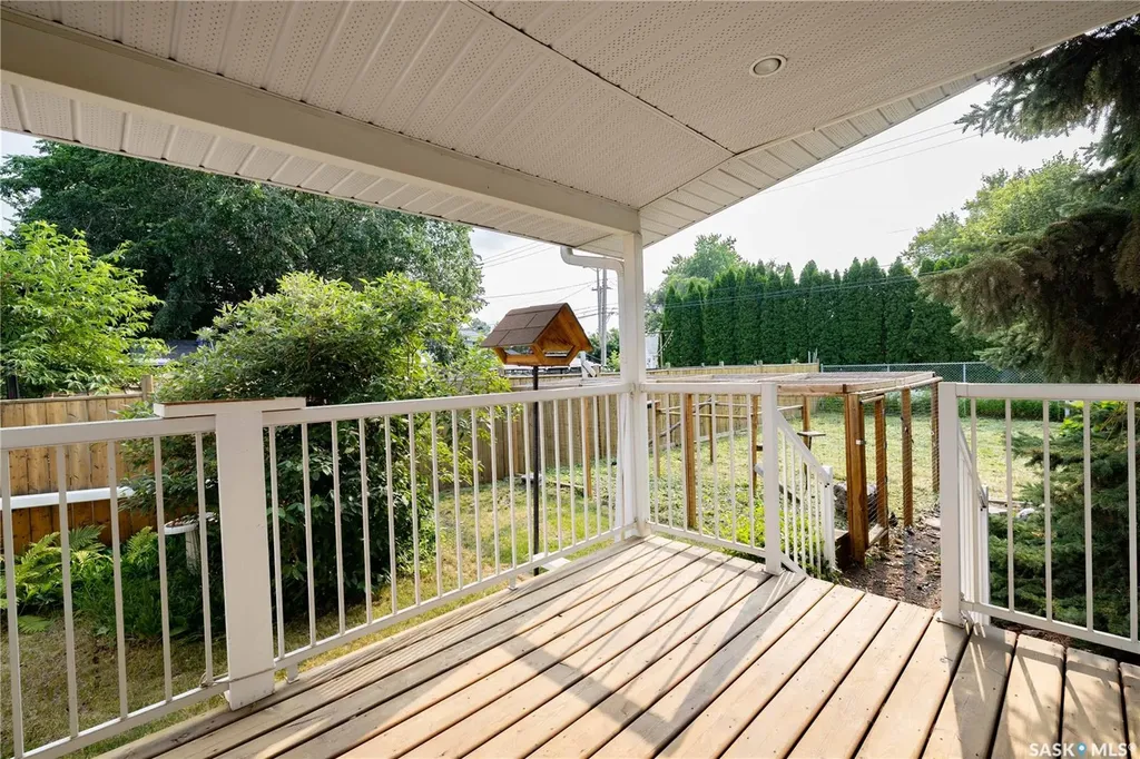 2808 Clarence Avenue S Saskatoon SK S7J 1M8