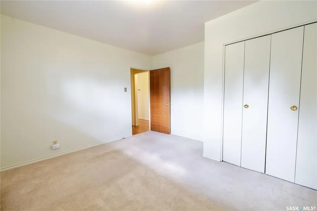 2808 Clarence Avenue S Saskatoon SK S7J 1M8