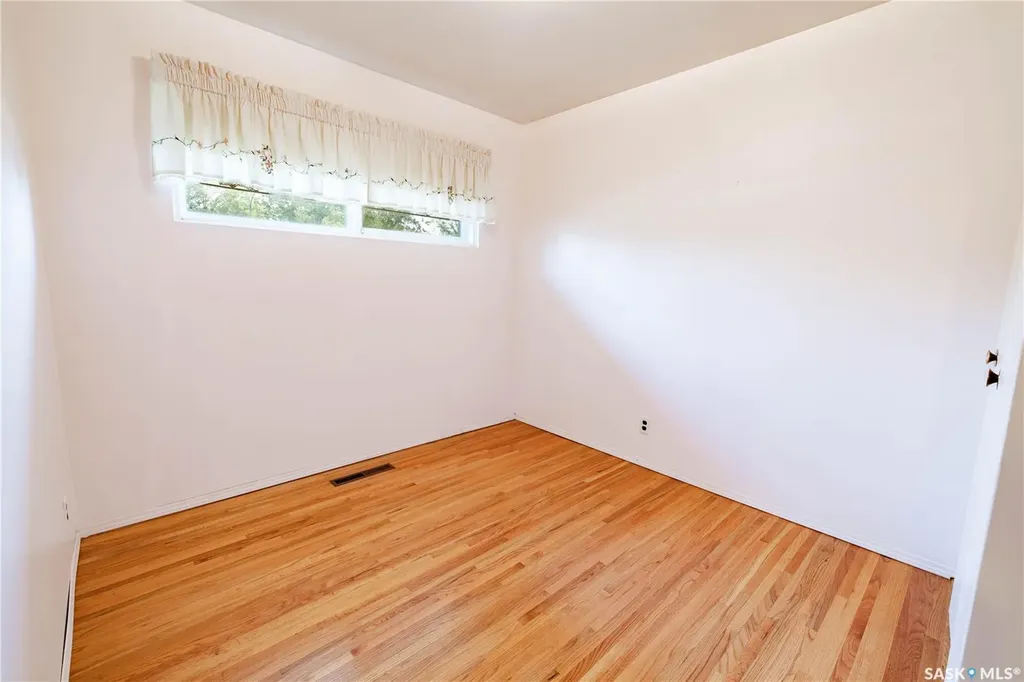 2808 Clarence Avenue S Saskatoon SK S7J 1M8