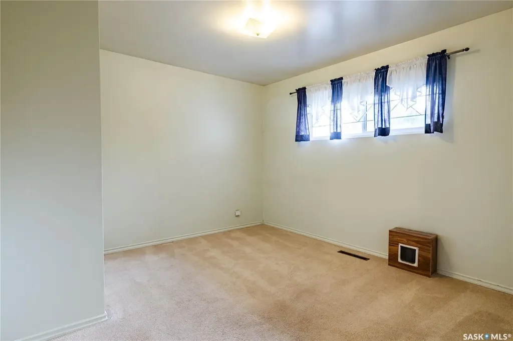 2808 Clarence Avenue S Saskatoon SK S7J 1M8