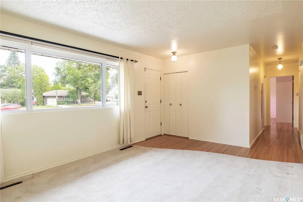 2808 Clarence Avenue S Saskatoon SK S7J 1M8