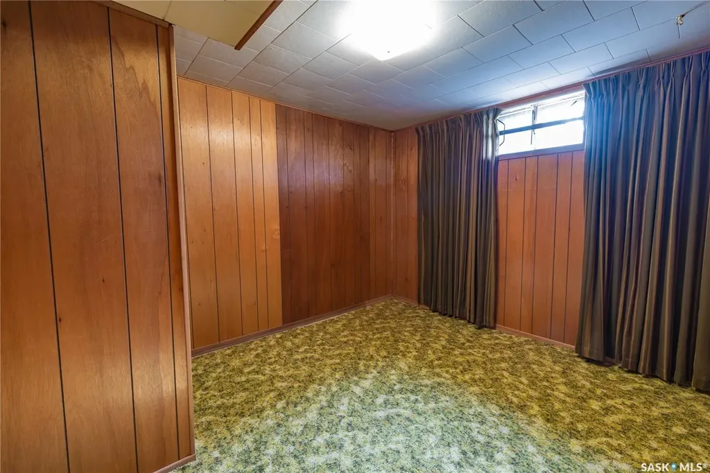 2808 Clarence Avenue S Saskatoon SK S7J 1M8