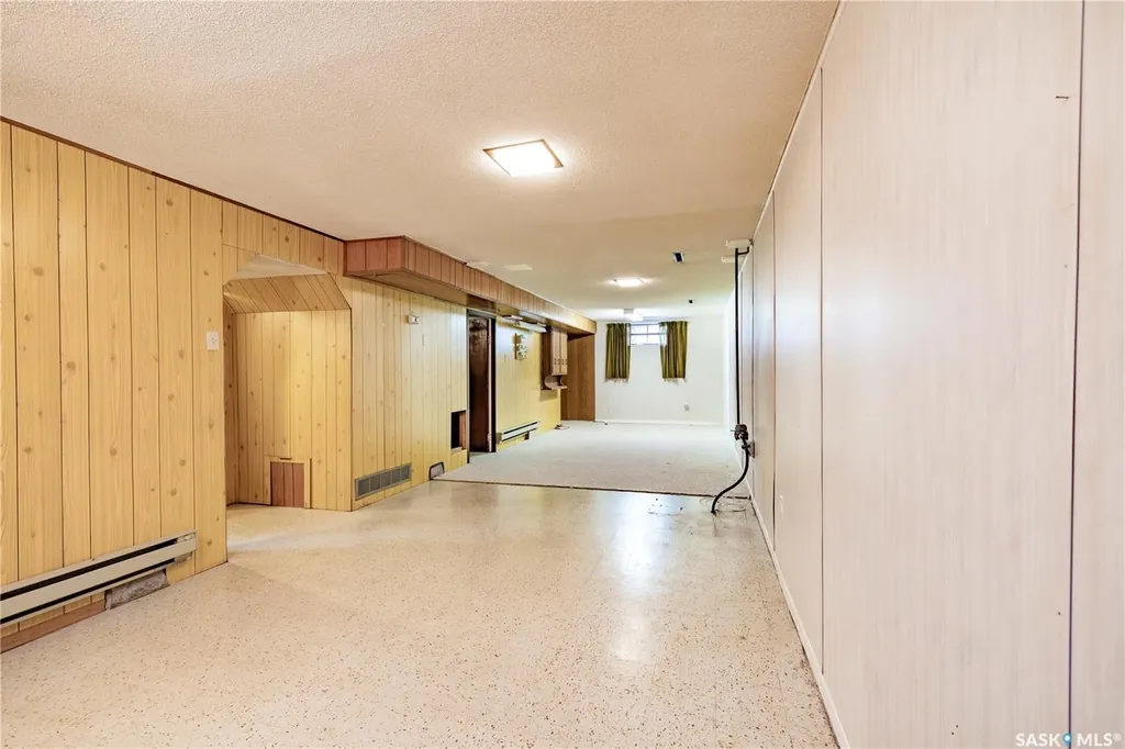 2808 Clarence Avenue S Saskatoon SK S7J 1M8
