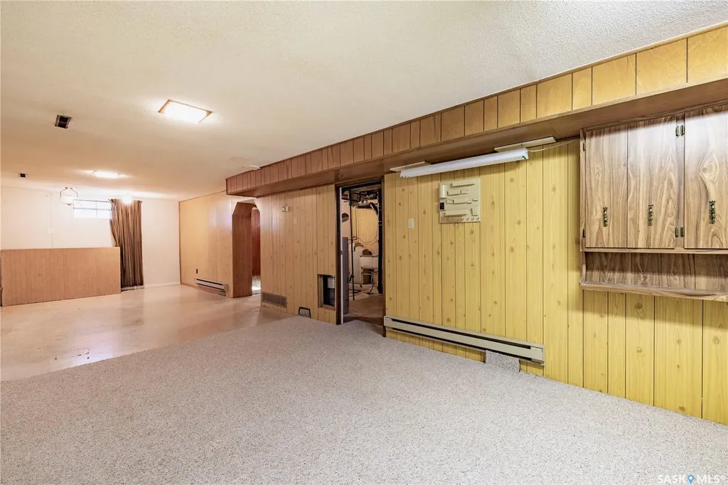 2808 Clarence Avenue S Saskatoon SK S7J 1M8
