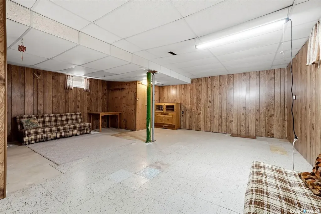273 Angus Street Regina SK S4R 3K5