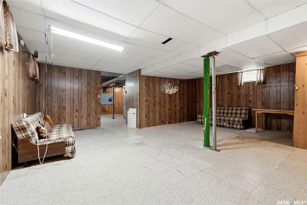 273 Angus Street Regina SK S4R 3K5