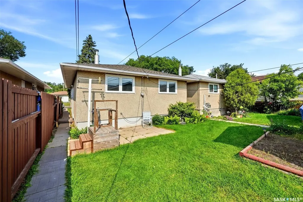 273 Angus Street Regina SK S4R 3K5