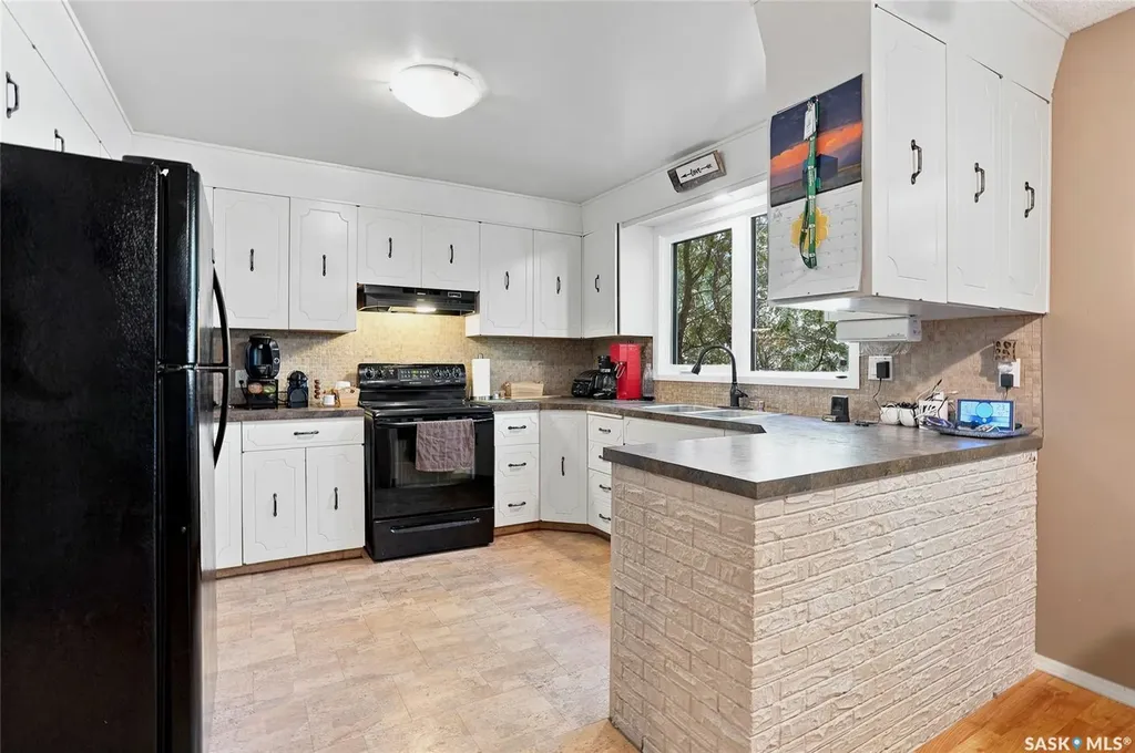 2309 Easthill Saskatoon SK S7J 3E4