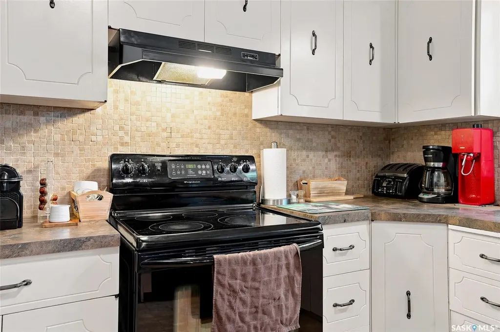 2309 Easthill Saskatoon SK S7J 3E4