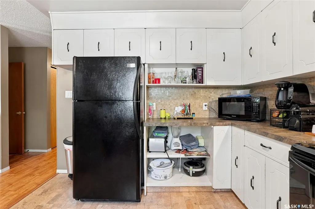 2309 Easthill Saskatoon SK S7J 3E4