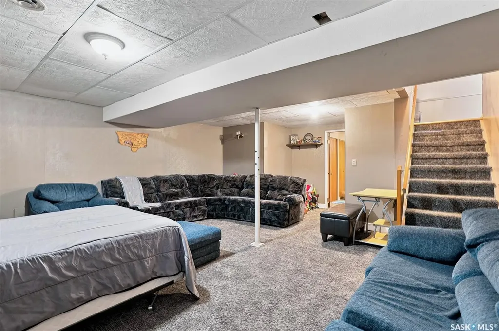 2309 Easthill Saskatoon SK S7J 3E4