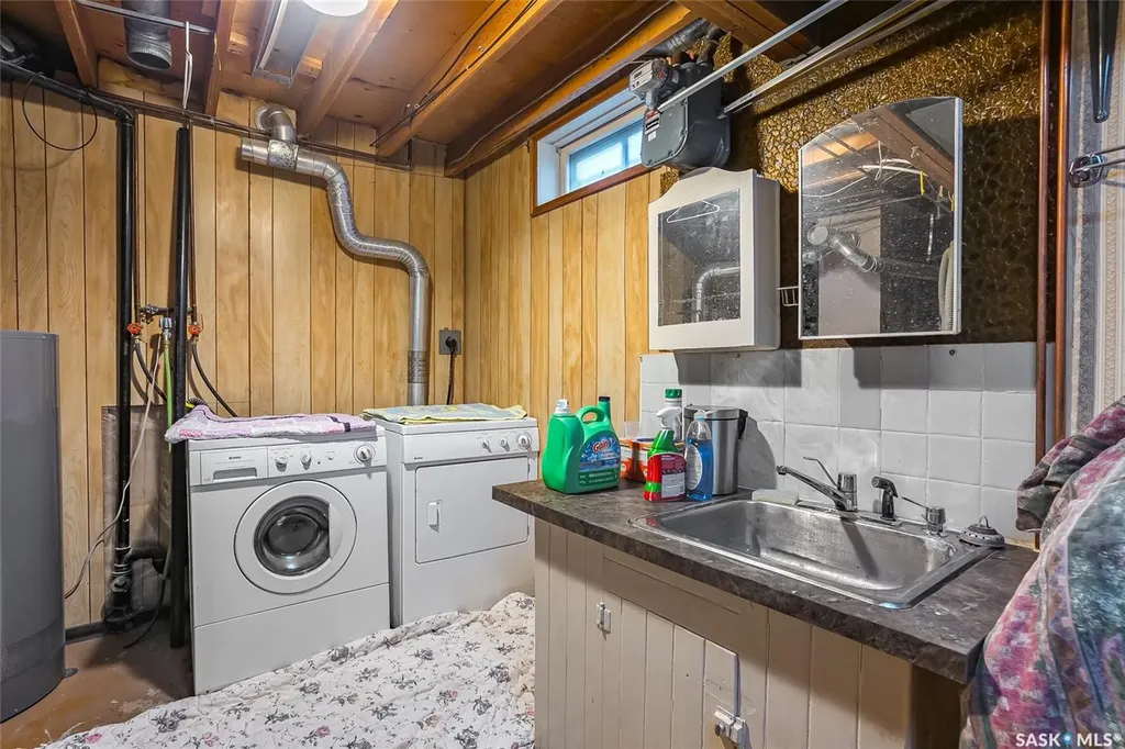 2309 Easthill Saskatoon SK S7J 3E4