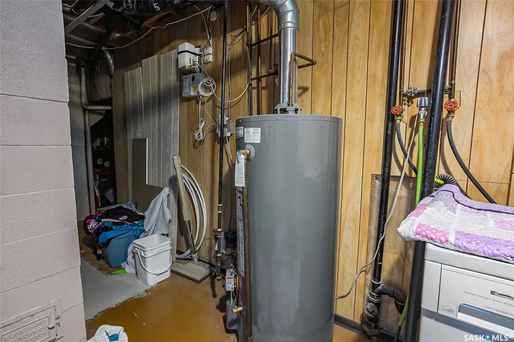2309 Easthill Saskatoon SK S7J 3E4