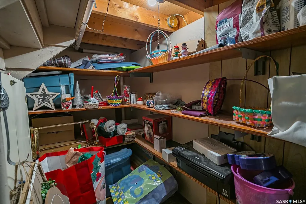 2309 Easthill Saskatoon SK S7J 3E4