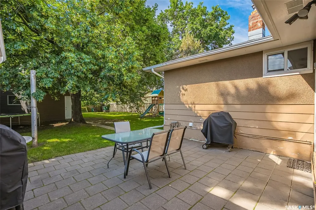 2309 Easthill Saskatoon SK S7J 3E4