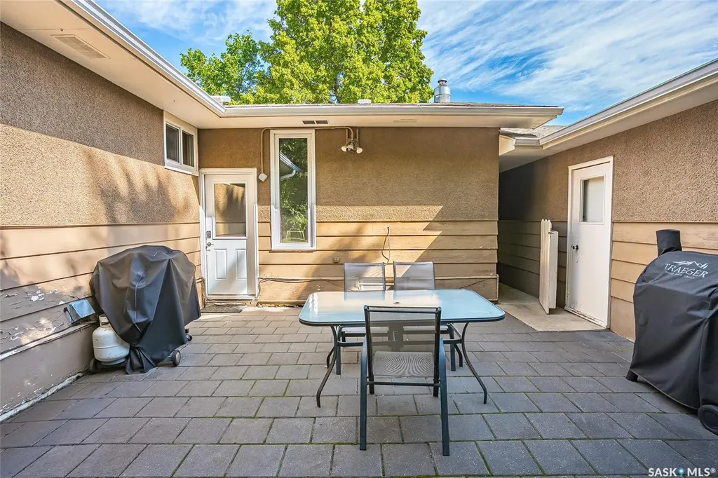 2309 Easthill Saskatoon SK S7J 3E4