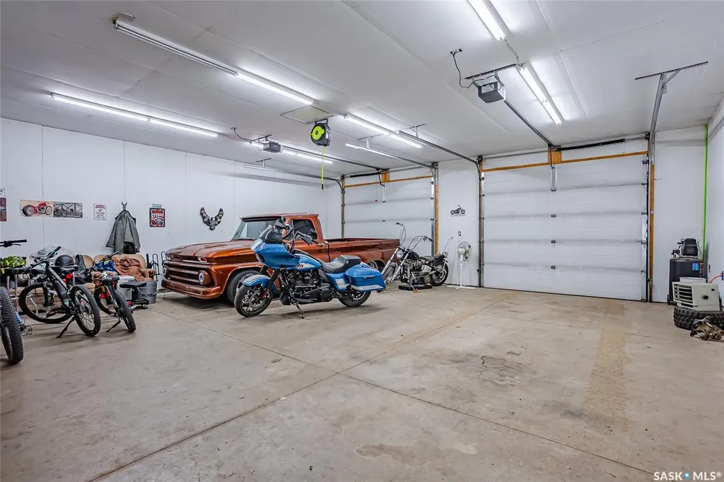 2309 Easthill Saskatoon SK S7J 3E4