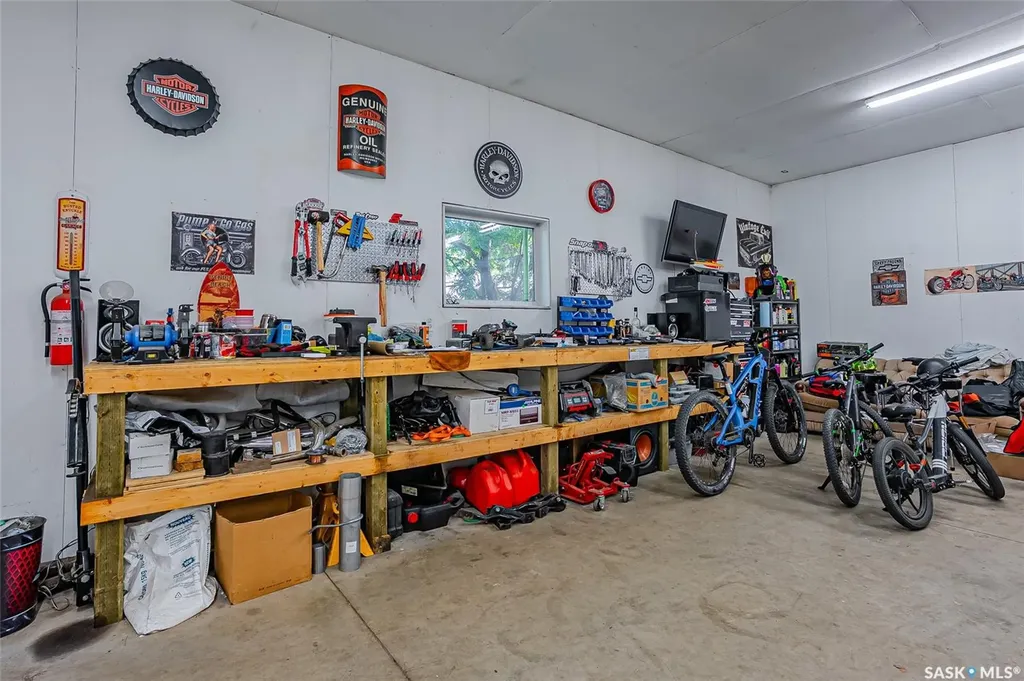 2309 Easthill Saskatoon SK S7J 3E4