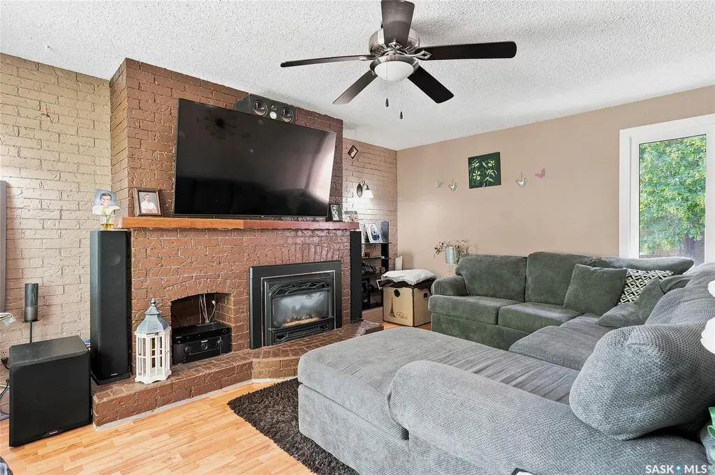 2309 Easthill Saskatoon SK S7J 3E4