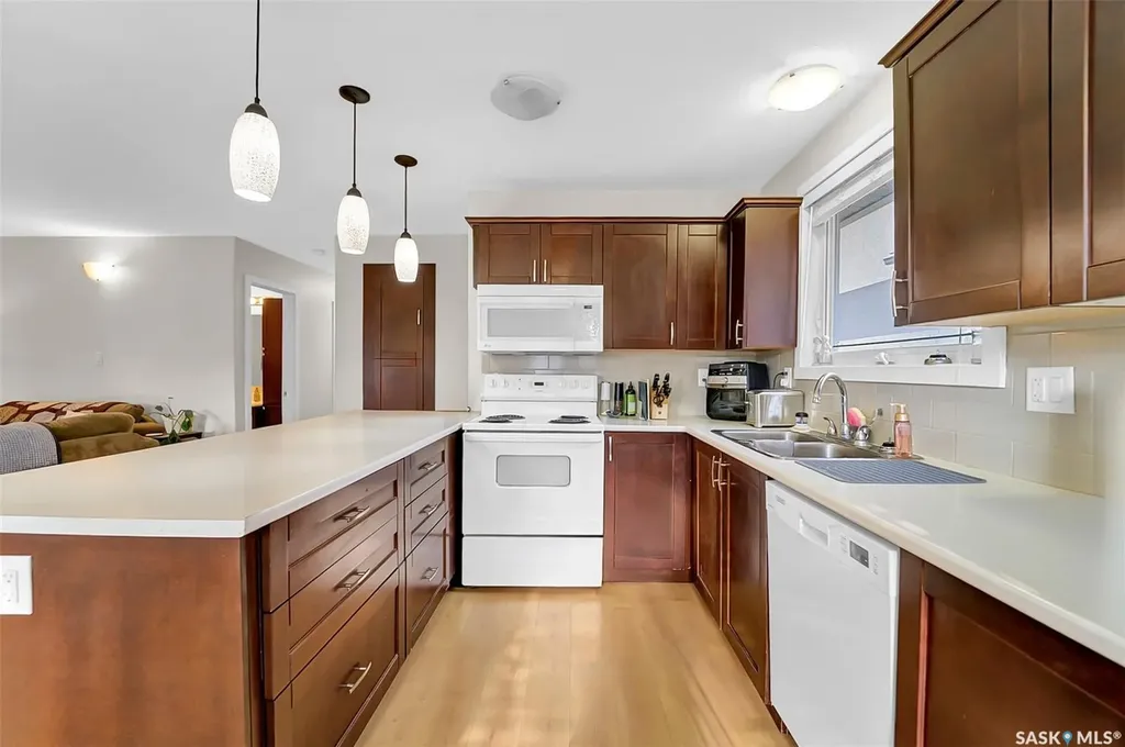 13 Carleton Drive Saskatoon SK S7H 3N7