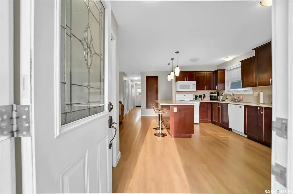 13 Carleton Drive Saskatoon SK S7H 3N7