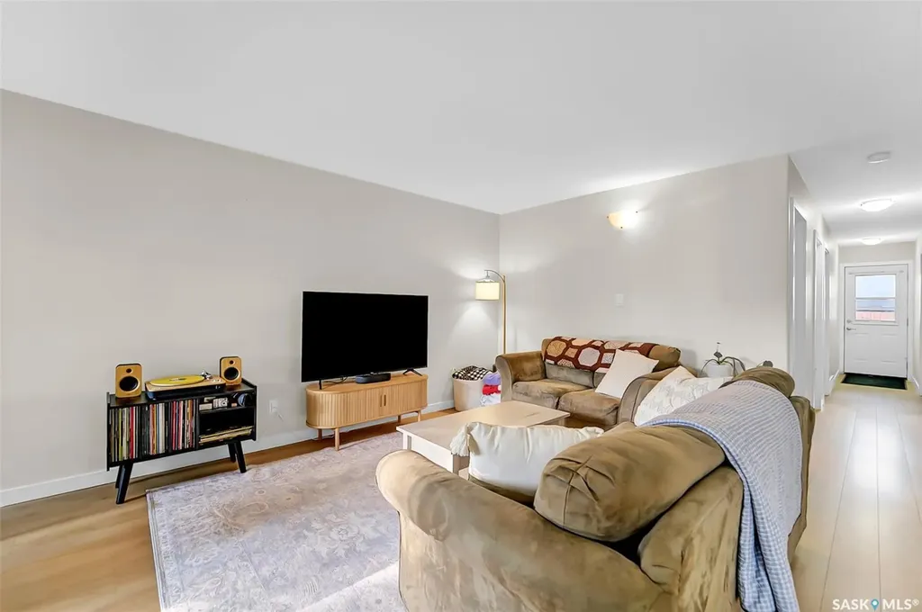 13 Carleton Drive Saskatoon SK S7H 3N7