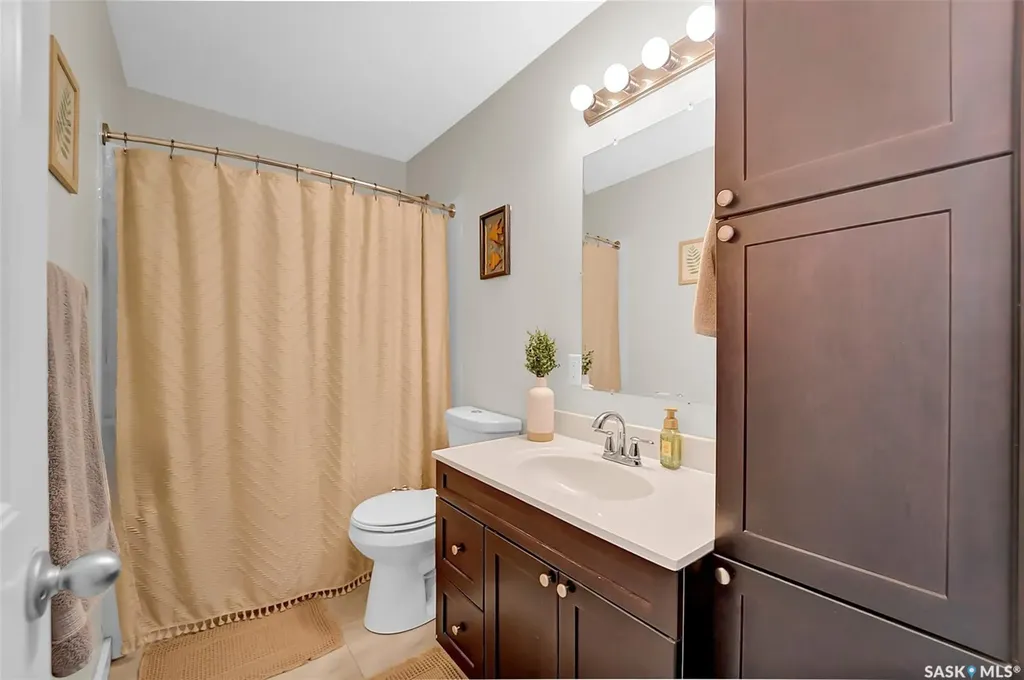 13 Carleton Drive Saskatoon SK S7H 3N7