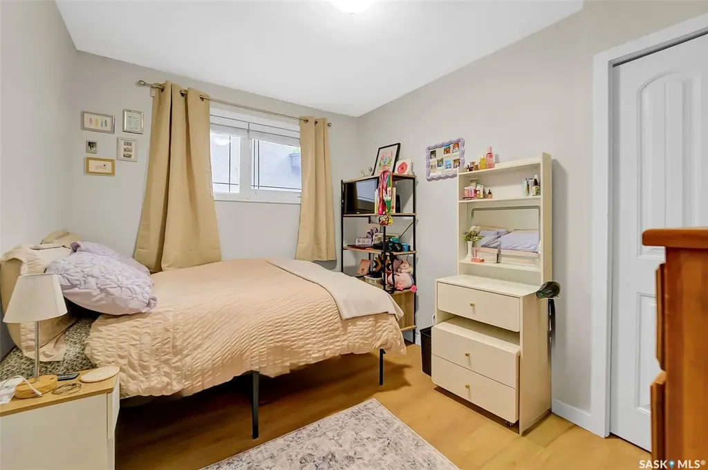 13 Carleton Drive Saskatoon SK S7H 3N7