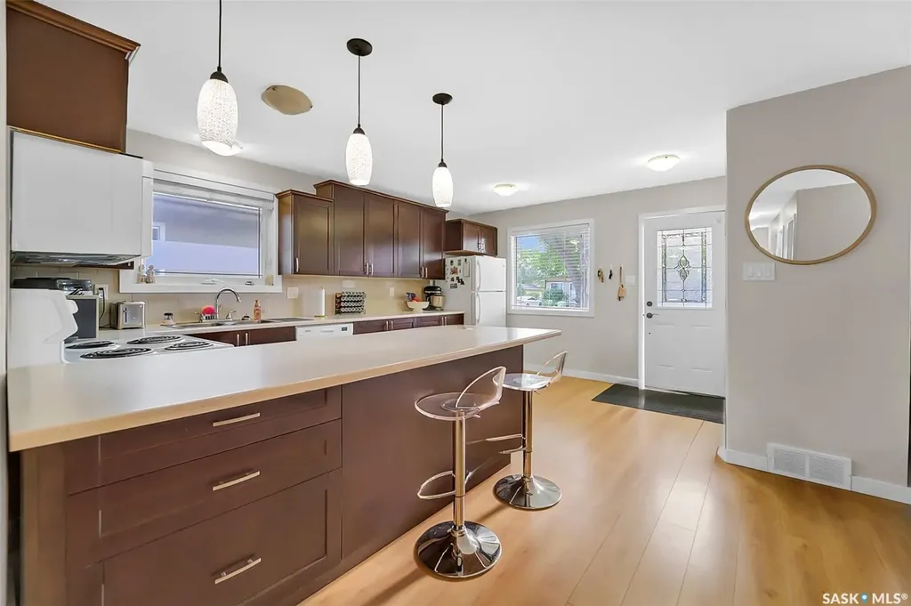13 Carleton Drive Saskatoon SK S7H 3N7