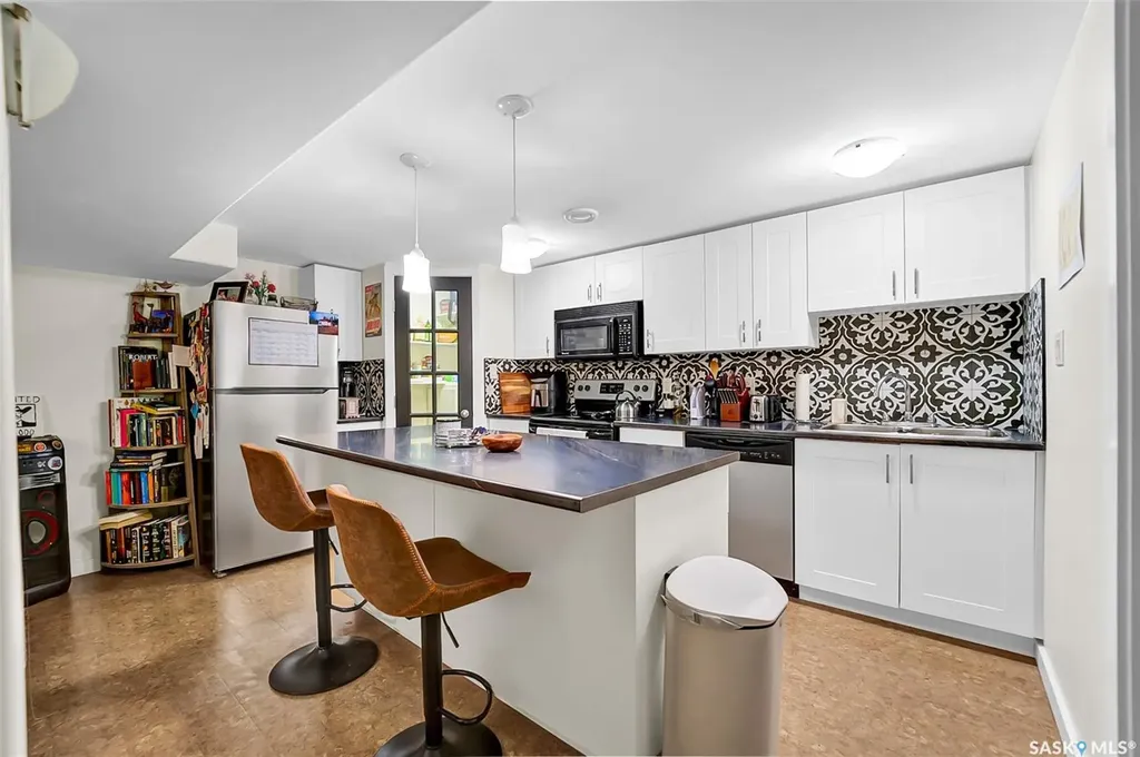 13 Carleton Drive Saskatoon SK S7H 3N7