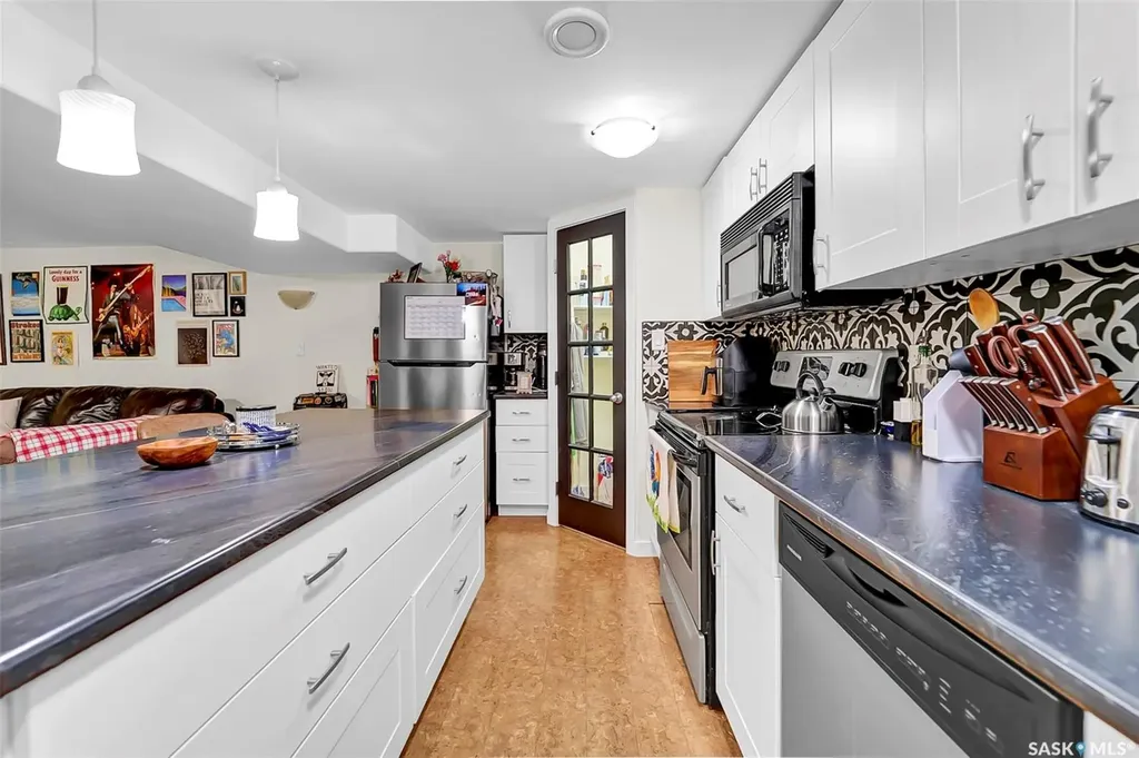 13 Carleton Drive Saskatoon SK S7H 3N7