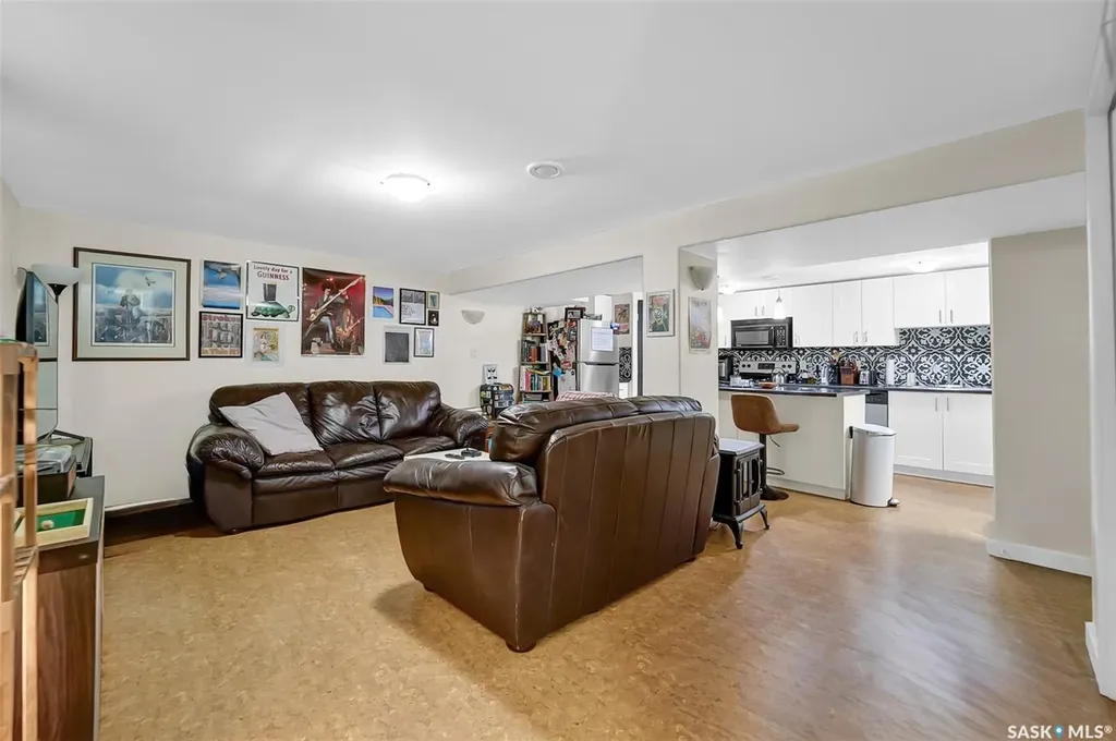 13 Carleton Drive Saskatoon SK S7H 3N7