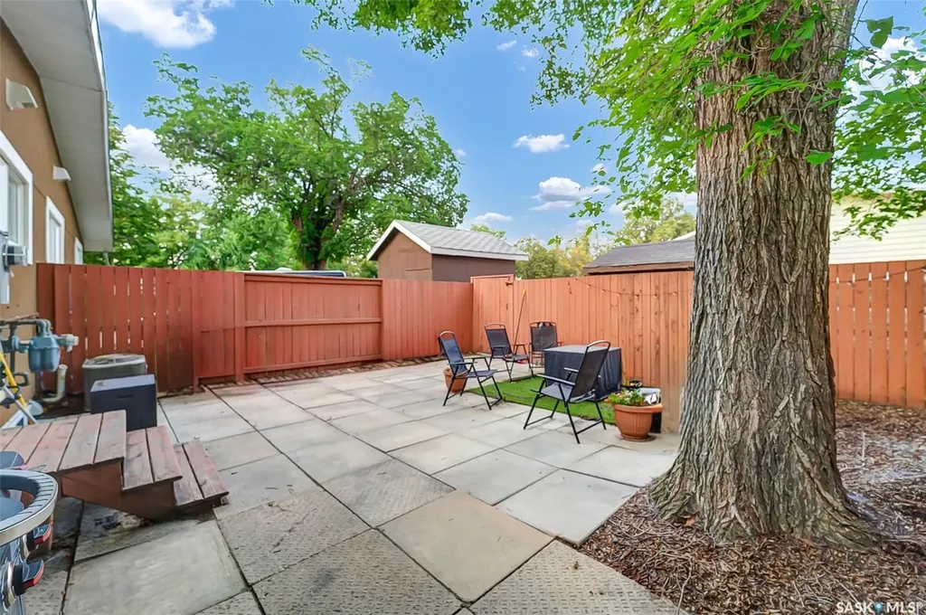 13 Carleton Drive Saskatoon SK S7H 3N7