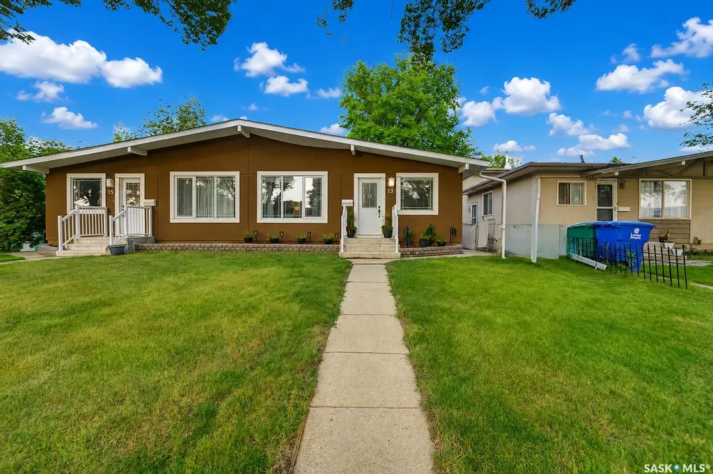 13 Carleton Drive Saskatoon SK S7H 3N7