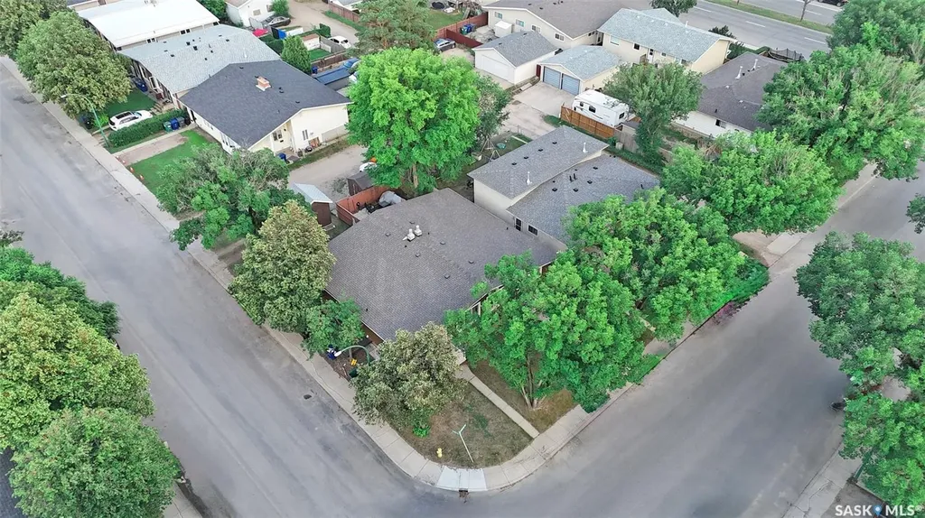 13 Carleton Drive Saskatoon SK S7H 3N7